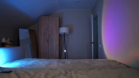 VIKKI online show from November 19, 12:16 pm