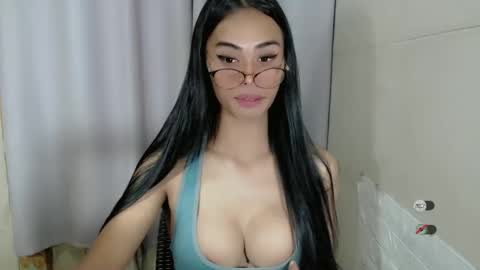 Snapshot of vikkylustfull chatting on February 27, 4:43 pm vikkylustfull online show from February 27, 4:43 pm