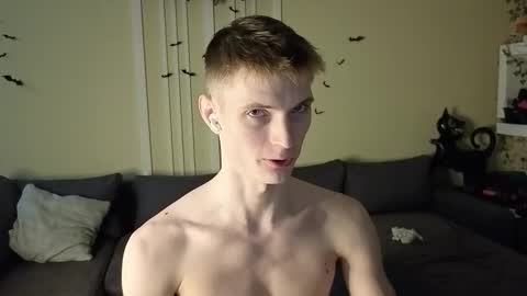 Snapshot of viksons chatting on November 16, 7:41 pm Max online show from November 16, 7:41 pm