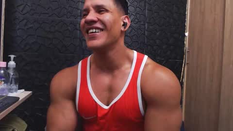 Viktor Herrera online show from November 5, 4:07 pm