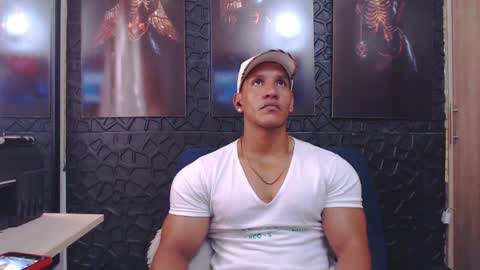 Viktor Herrera online show from April 30, 2:23 pm