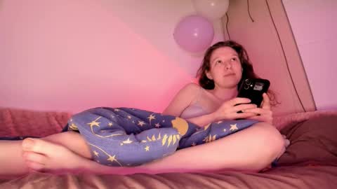 Snapshot of viktoria_sullivans chatting on November 6, 6:36 am Vikky online show from November 6, 6:36 am