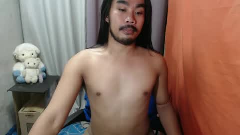 Snapshot of vin_17 chatting on March 12, 12:53 am Call me Marvin online show from March 12, 12:53 am