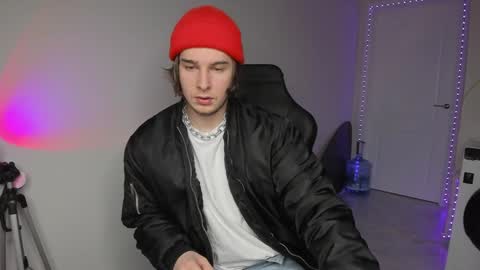 Vincent Strong online show from December 4, 10:02 am