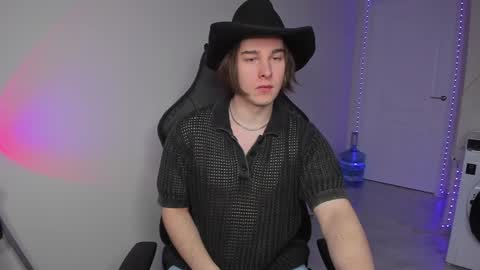 Vincent Strong online show from January 6, 7:20 am