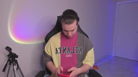 Vincent Strong online show from February 13, 7:45 am