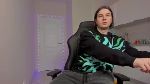 Vincent Strong online show from February 26, 7:42 am