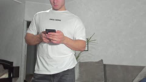 Snapshot of vincent_o chatting on January 6, 3:19 pm Vincent. uncut 18cm online show from January 6, 3:19 pm