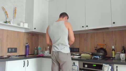 Snapshot of vincent_o chatting on January 8, 9:00 am Vincent. uncut 18cm online show from January 8, 9:00 am
