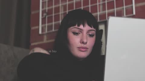 Diva Silvia online show from January 31, 5:21 pm