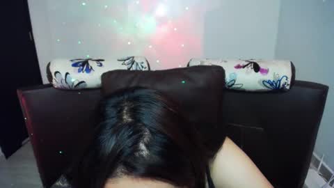 Snapshot of vio_let_ chatting on December 15, 6:26 pm Daniela online show from December 15, 6:26 pm