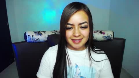 Snapshot of vio_let_ chatting on December 27, 3:09 am Daniela online show from December 27, 3:09 am