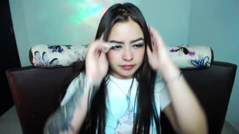 Snapshot of vio_let_ chatting on December 28, 10:47 am Daniela online show from December 28, 10:47 am