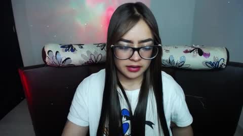 Snapshot of vio_let_ chatting on December 31, 9:42 am Daniela online show from December 31, 9:42 am