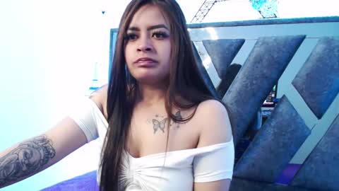 Snapshot of vio_let_ chatting on January 18, 5:15 pm Daniela online show from January 18, 5:15 pm