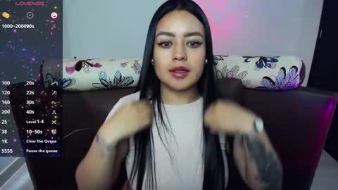 Snapshot of vio_let_ chatting on March 1, 4:11 pm Daniela online show from March 1, 4:11 pm