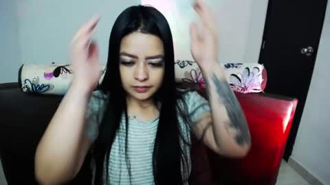 Snapshot of vio_let_ chatting on March 3, 10:28 am Daniela online show from March 3, 10:28 am