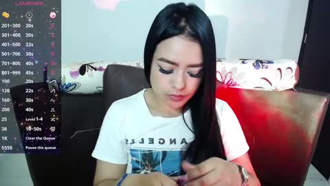 Snapshot of vio_let_ chatting on March 11, 9:56 am Daniela online show from March 11, 9:56 am