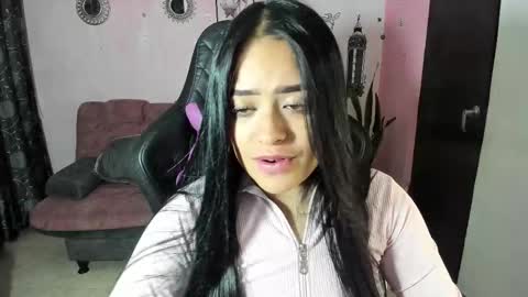 Snapshot of vio_let_ chatting on September 17, 6:04 am Daniela online show from September 17, 6:04 am