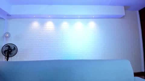 Violett  Everyday From 0530 to 1430 Col Time online show from October 21, 10:38 am