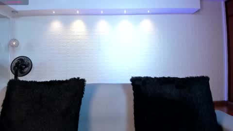 Violett  Everyday From 0530 to 1430 Col Time online show from January 19, 10:41 am