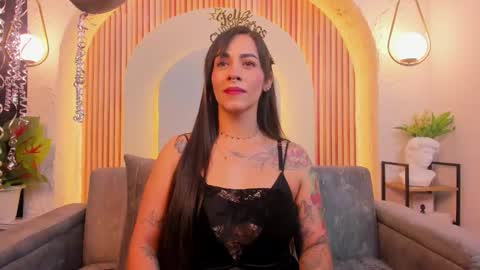 Snapshot of violeet_scottt chatting on March 4, 10:21 am Violette online show from March 4, 10:21 am