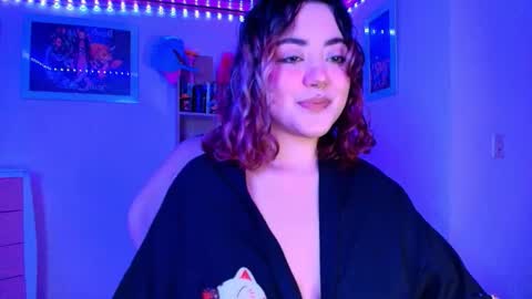 Snapshot of violeet_smile chatting on November 23, 7:08 am violet online show from November 23, 7:08 am