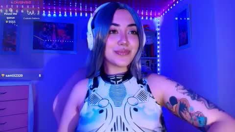 Snapshot of violeet_smile chatting on November 25, 5:18 am violet online show from November 25, 5:18 am