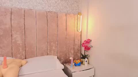 Violeta online show from October 31, 12:50 pm