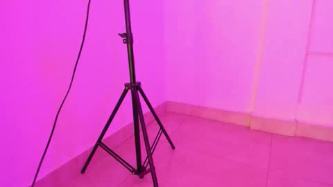 Snapshot of violet__taylor_ chatting on September 18, 2:13 am violet__taylor_ online show from September 18, 2:13 am