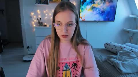 Violet online show from February 5, 11:04 am