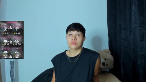 Snapshot of violet_casper_ chatting on December 19, 10:13 am Violet and Casper online show from December 19, 10:13 am