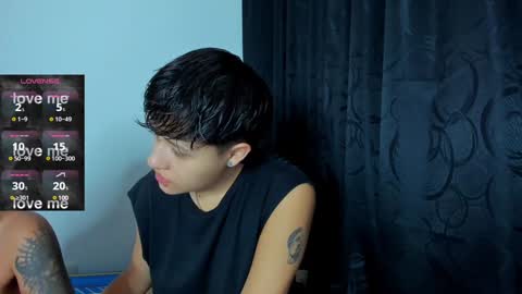 Snapshot of violet_casper_ chatting on January 11, 10:08 am Violet and Casper online show from January 11, 10:08 am