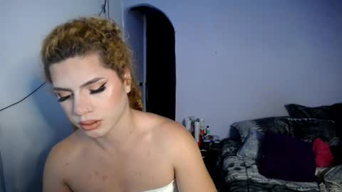 Snapshot of violet_hyuga chatting on September 9, 4:01 am violet_hyuga online show from September 9, 4:01 am