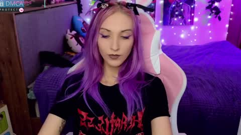 Snapshot of violet_noir_ chatting on January 22, 7:35 am Deya online show from January 22, 7:35 am