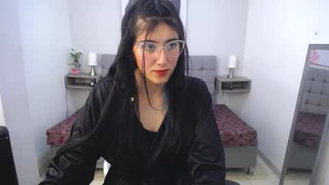 Snapshot of violet_raine_ chatting on November 11, 1:44 pm Violet online show from November 11, 1:44 pm