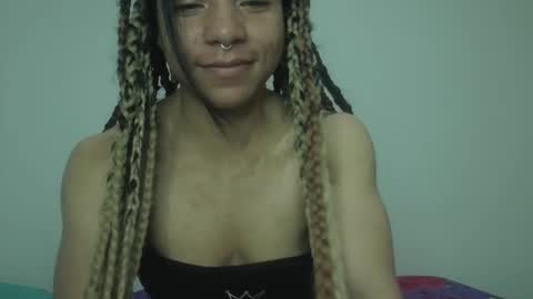 Snapshot of violet_smmithh chatting on December 29, 4:48 am Violet online show from December 29, 4:48 am