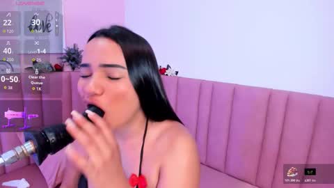 Violet online show from November 14, 8:18 pm