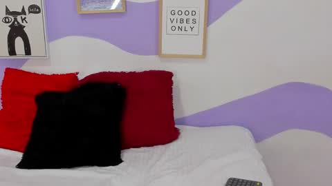 Snapshot of violeta_1404 chatting on October 25, 11:40 am violeta_1404 online show from October 25, 11:40 am