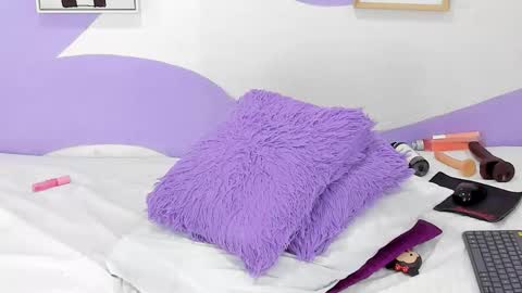 Snapshot of violeta_1404 chatting on November 6, 2:51 pm violeta_1404 online show from November 6, 2:51 pm