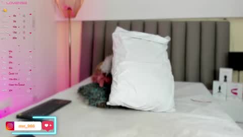   online show from February 14, 8:59 pm