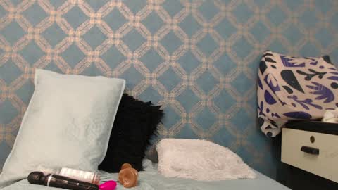 Violeta  online show from December 28, 1:08 am