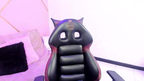     online show from November 28, 9:17 pm