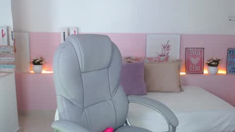 Violeta leon online show from February 11, 6:19 am