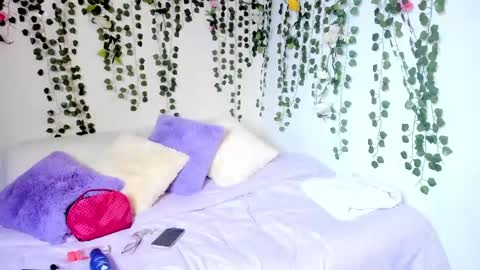 Snapshot of violeta_milleer chatting on February 3, 2:34 pm Violeta online show from February 3, 2:34 pm