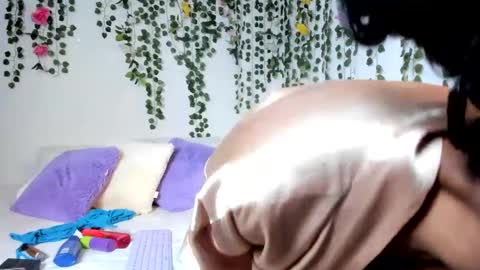 Snapshot of violeta_milleer chatting on March 10, 2:37 pm Violeta online show from March 10, 2:37 pm