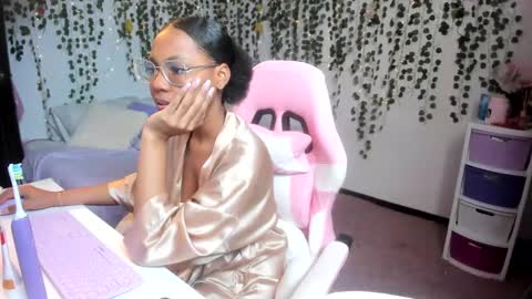 Snapshot of violeta_milleer chatting on September 19, 3:13 pm Violeta online show from September 19, 3:13 pm