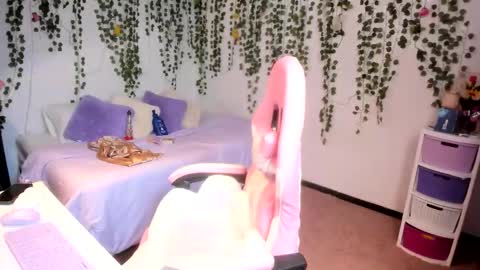 Snapshot of violeta_milleer chatting on October 23, 4:17 pm Violeta online show from October 23, 4:17 pm