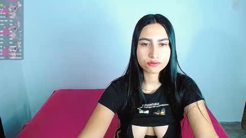 Snapshot of violeta_rouses chatting on October 6, 3:20 pm violeta_rouses online show from October 6, 3:20 pm