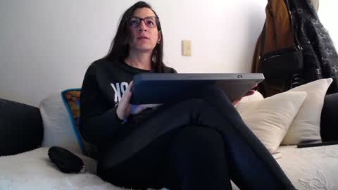 Snapshot of violetagomez_co chatting on December 22, 1:33 pm Violeta Gmez online show from December 22, 1:33 pm